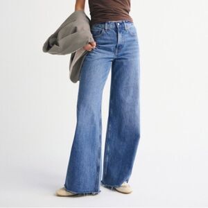 NWT Abercrombie & Fitch Flare Ultra High Rise Jeans 36-22s